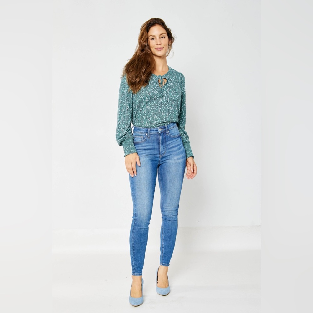 Judy Blue 
HIGH WAIST TUMMY CONTROL CLASSIC SKINNY
